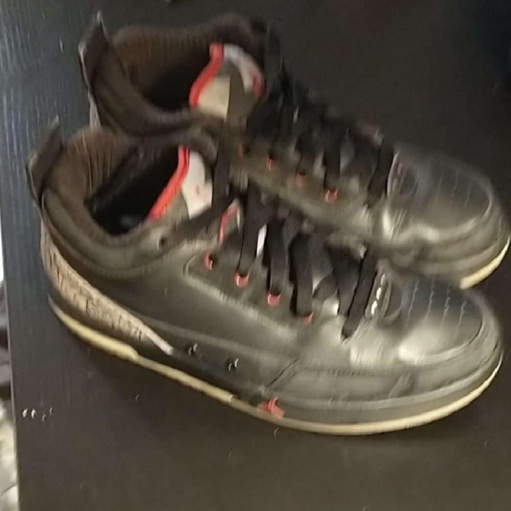 Jordan Flipsyde Stealth Varsity Red Sneakers.